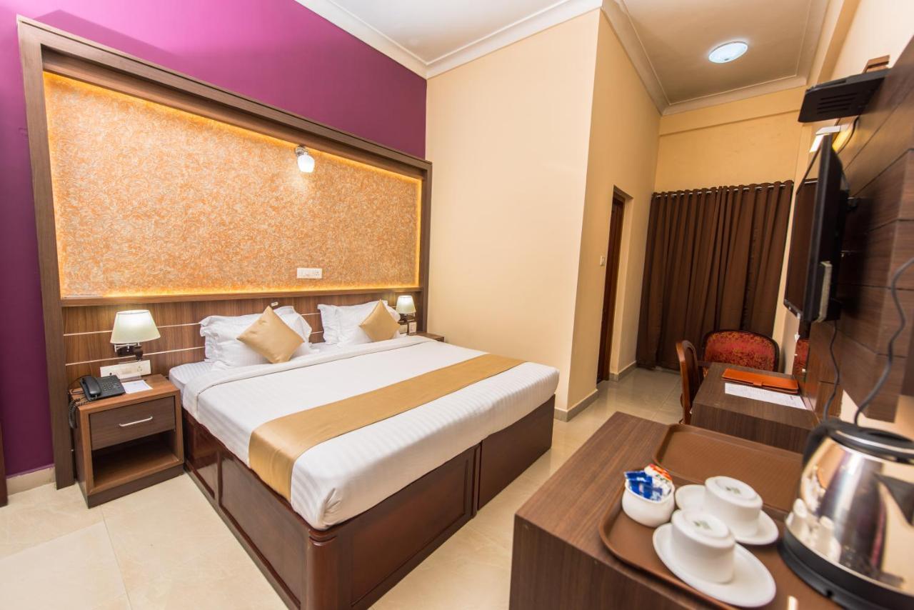Kallada Golden Hotel Thrissur ภายนอก รูปภาพ
