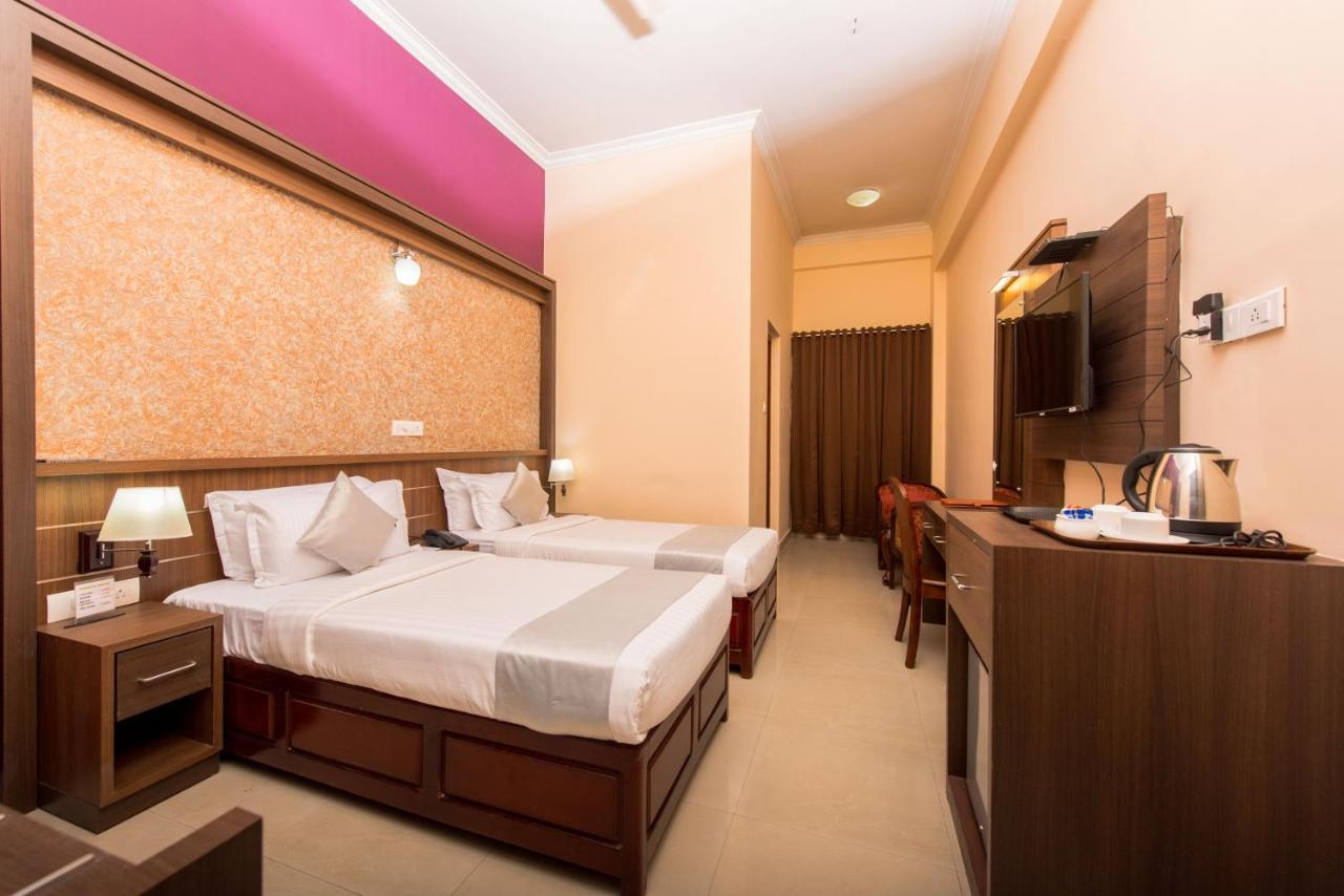 Kallada Golden Hotel Thrissur ภายนอก รูปภาพ